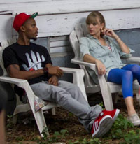 B.o>B and Taylor on the video set