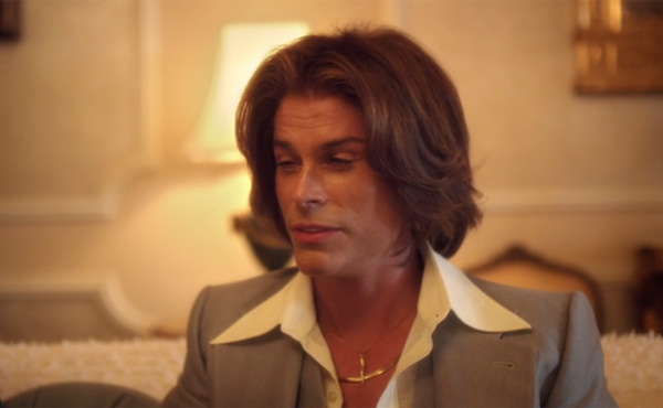 Rob Lowe's stretched face in Behind The Candelabra 