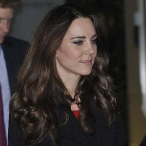 Casual Catherine Middleton Confuses Schoolchildren