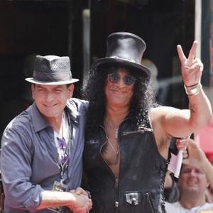 Star Walk Fame on Slash Receives Star On Hollywood Walk Of Fame   Contactmusic Com
