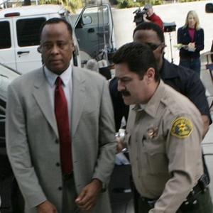 Defence Expert Claims Conrad Murray Made 'Dangerous' Decision
