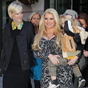 Jessica And Ashlee Simpson Inspired By Mother 