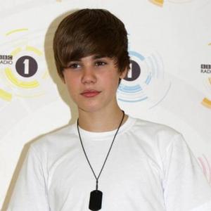 Justin Bieber | Justin Bieber Wins Big At AMAS | Contactmusic