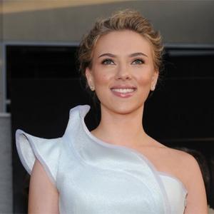 Scarlett Johansson Dating Joseph Gordon-Levitt