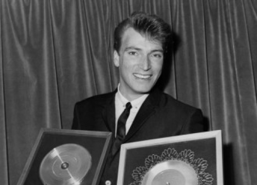 Australian Music Icon Frank Ifield Has Died