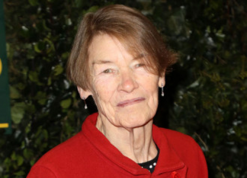 Glenda Jackson Recalls Being Warned About The Movie Industry