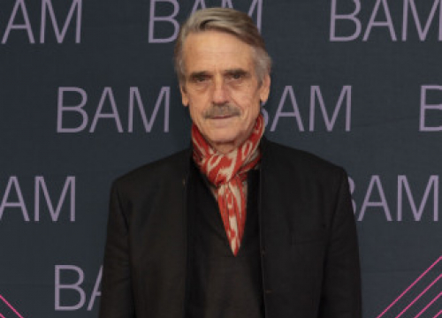 Jeremy Irons Is Yet To See Justice League's Snyder Cut