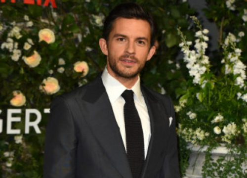 Jonathan Bailey In Talks To Join Jurassic Park Franchise