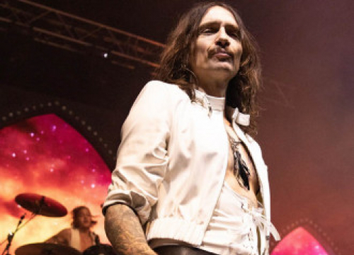 Justin Hawkins Left 'Limping' After Doing David Lee Roth-style Split Stage Jump