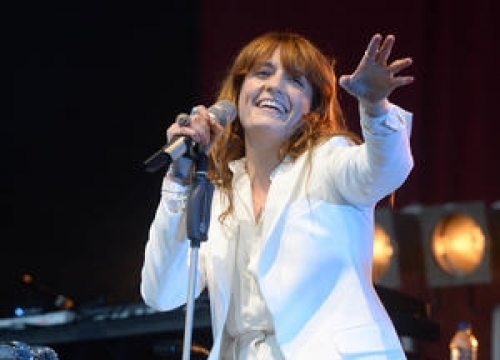 Florence Welch Still Struggling With Foot Injury