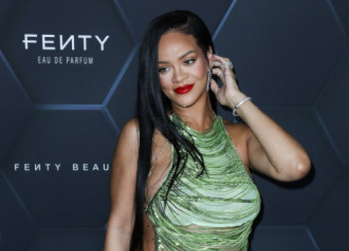 Rihanna Says Being Pregnant Is Making Want Her To Be 'more Moisturised Than Ever'