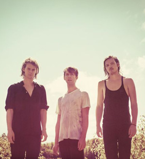 Half Moon Run Announce Debut Single 'Full Circle' To Be Released On The 8th April 2013