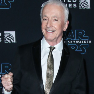 Anthony Daniels' C-3PO head sells for almost 850k