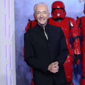 Anthony Daniels set to collect up to $1 MILLION by flogging C-3PO head!
