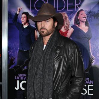 Billy Ray Cyrus invites Justin Bieber to his farm