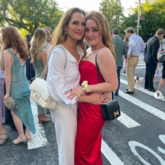 Brooke Shields' daughter wears actress' Golden Globes dress to prom