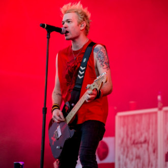Deryck Whibley rushed to hospital