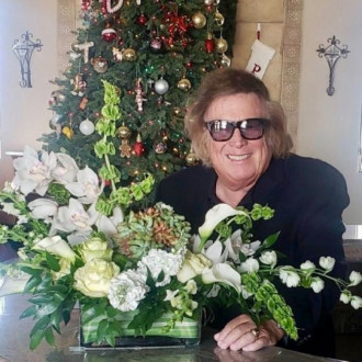 Taylor Swift sends Don McLean flowers and gift after beating his Billboard chart record