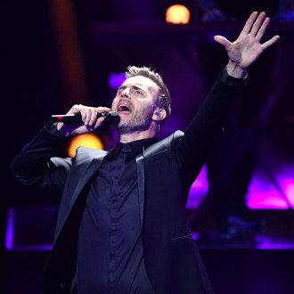 Gary Barlow urges other musicians to get back on tour