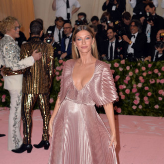 Gisele Bündchen is planning to give birth at home