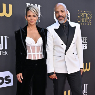 Halle Berry gushes her and Van Hunt's 'love is going to linger forever'