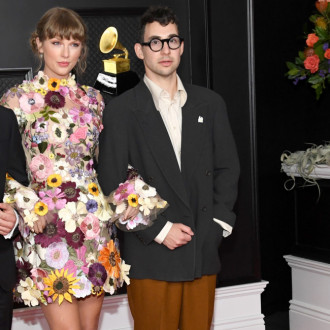 Jack Antonoff | Jack Antonoff hangs up after question about Taylor ...