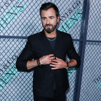 Justin Theroux shows support for Jennifer Aniston