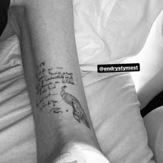 Kate Beckinsale displays new tattoo in apparent tribute to late TV actor dad