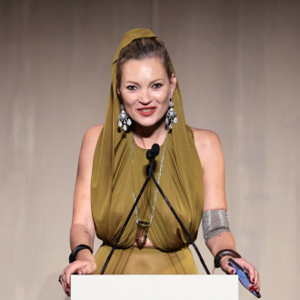 Kate Moss appears to stumble over words in slurry speech