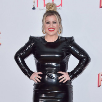 Kelly Clarkson suffered mortifying wardrobe malfunction in Since U Been Gone music video