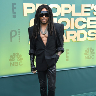 Lenny Kravitz reflects on resisting efforts to make him change in People's Choice Awards speech