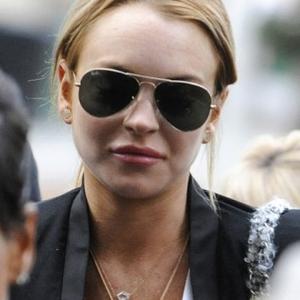 Lindsay Lohan Getting Financial Support From Father
