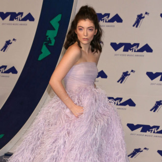 Lorde planned for Solar Power to be 'big acid record'