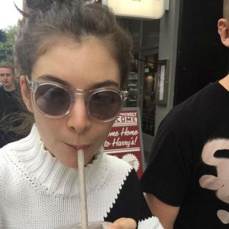 Lorde 'making tunes' with Disclosure