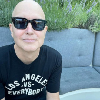 Mark Hoppus plays first gig since revealing he's cancer-free with Travis Barker