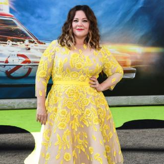 Melissa McCarthy On That 'Boob Fight' With Kristen Bell In 'The Boss ...