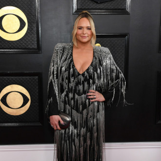 'I don't like it': Miranda Lambert pauses concert to slam fans for 'worrying about their selfie'