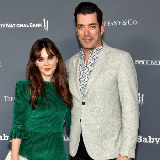 No wedding date for Zooey Deschanel and Jonathan Scott