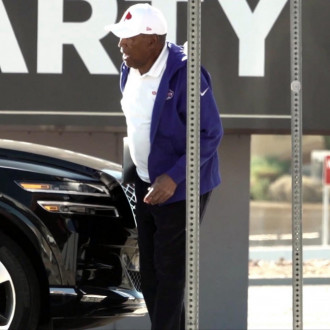 OJ Simpson hobbling around on cane before cancer death