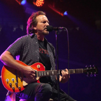 Pearl Jam pay respects to 9/11 victims at New York concert