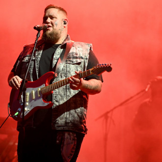 Rag'n'Bone Man releases Nothing But Thieves remix of Alone