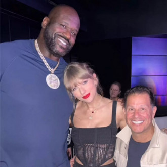 Shaquille O'Neal gifts Super Bowl bag to Taylor Swift