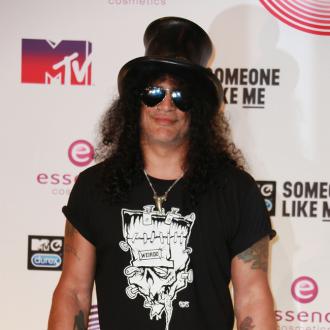 Slash says Grohl has spirit of rock 'n' roll