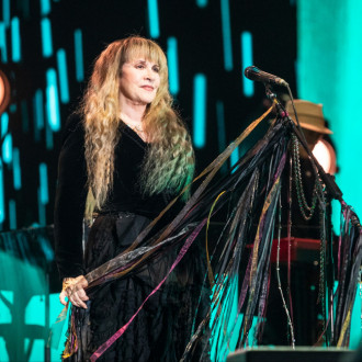 Stevie Nicks cancels tour dates to recover from leg surgery