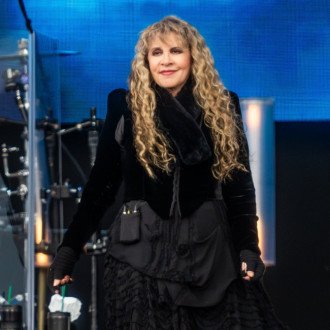 Stevie Nicks rushed to hospital after contracting infection
