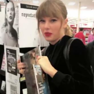 Taylor Swift  buys own album 
