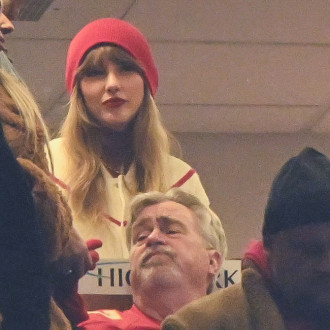 Polite Taylor Swift praised for rebuking security guard