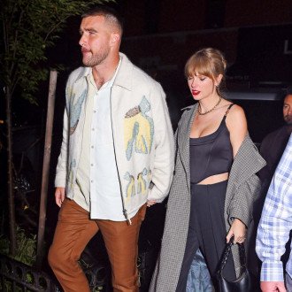 Taylor Swift encourages Travis Kelce to try new foods