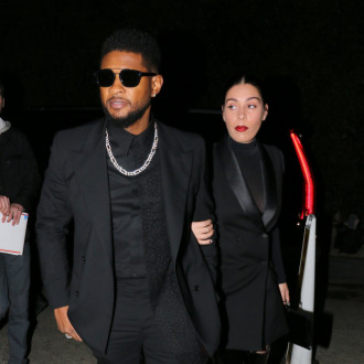 Usher sparks secret marriage rumours